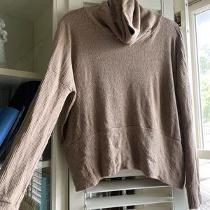 LNA Turtleneck Sweater - M